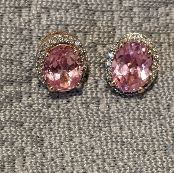 Peach sapphire and diamond stud earrings - Picture 1 of 1